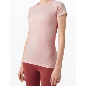 LULULEMON ATHLETICA Swiftly Tech Short Sleeve 2.0 in Misty Pink/Misty Pink Size